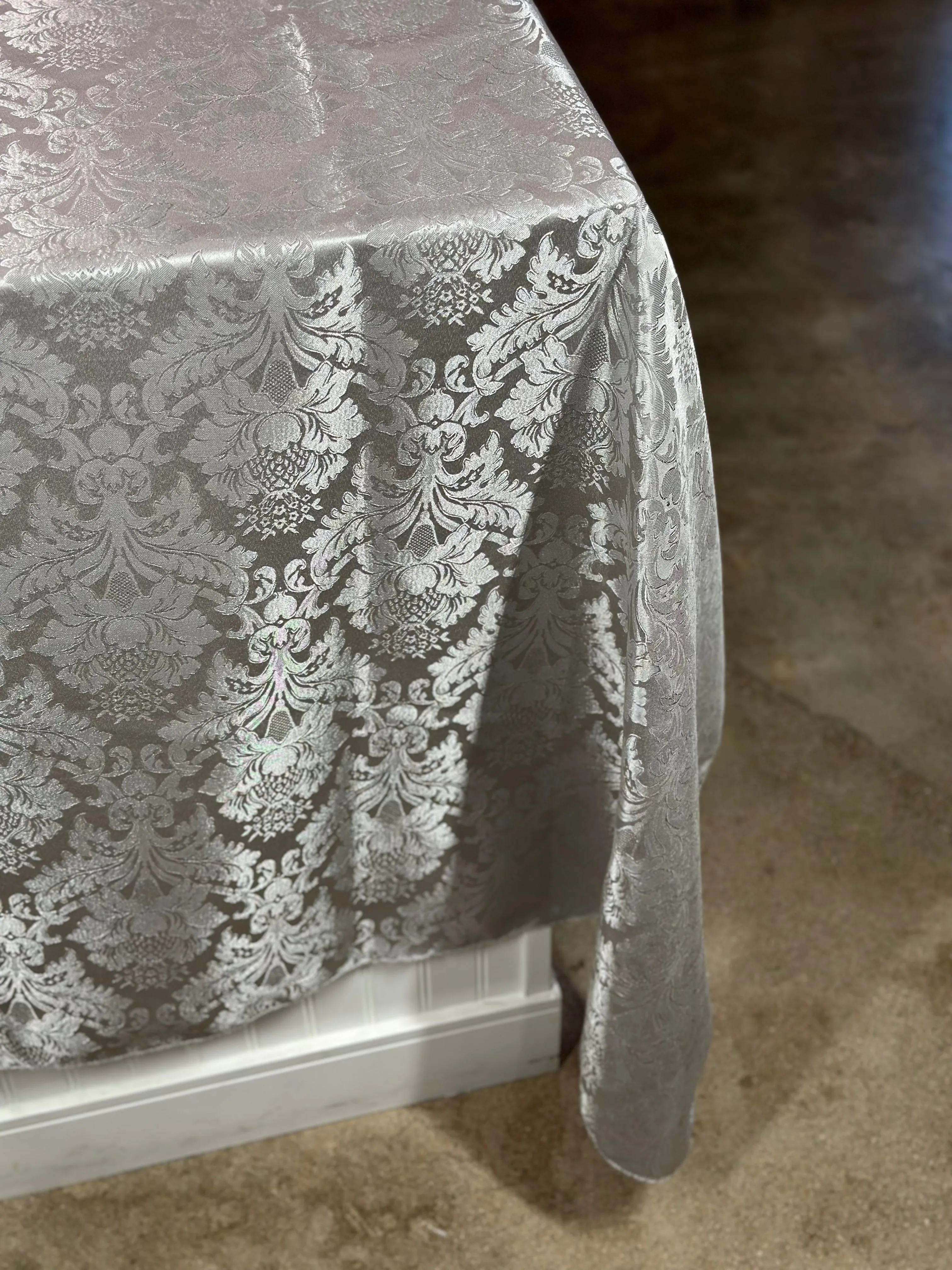 1pc - Damask Poly Table Linen 110" Round - Silver 1310