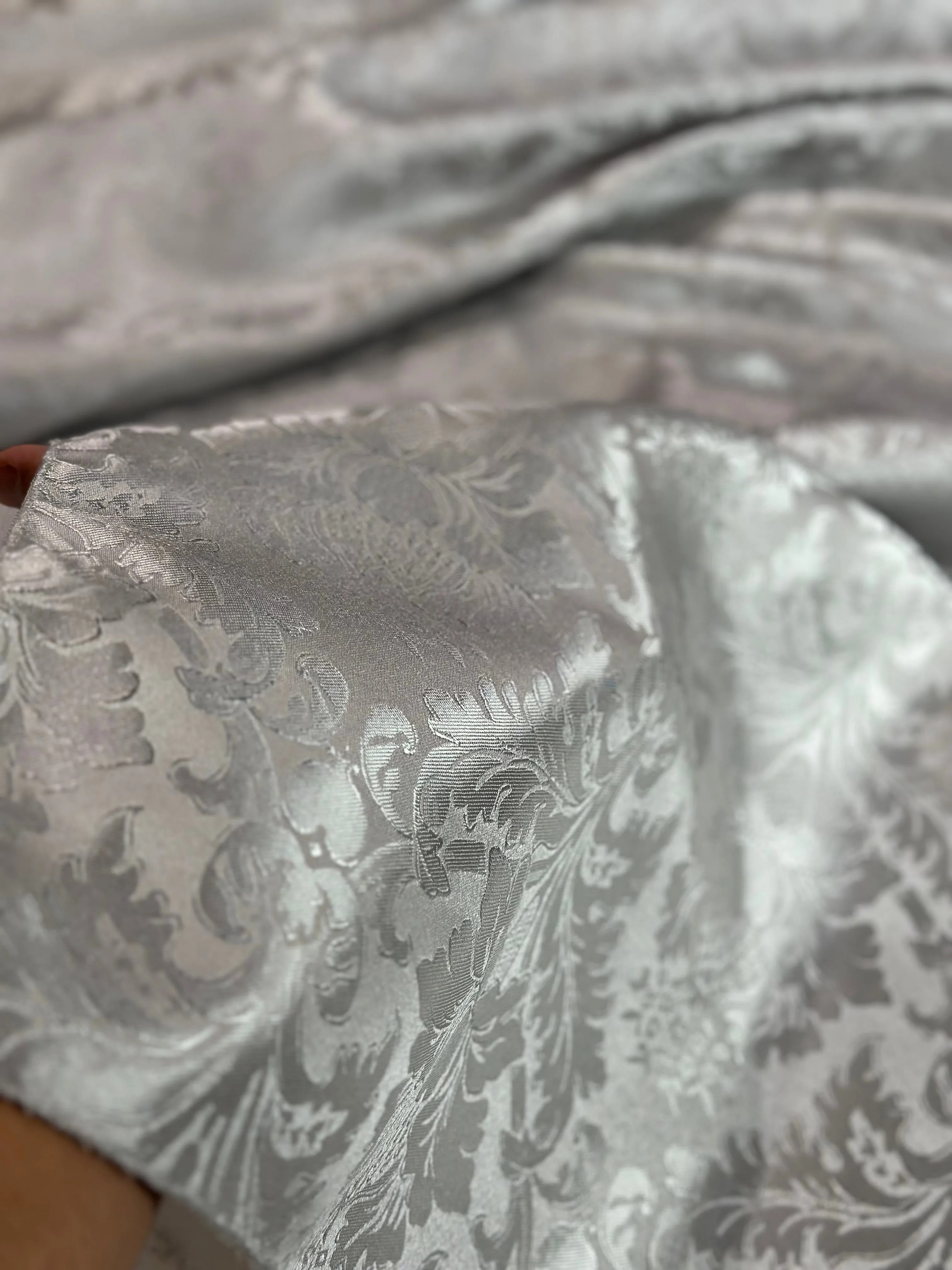 1pc - Damask Poly Table Linen 110" Round - Silver 1310